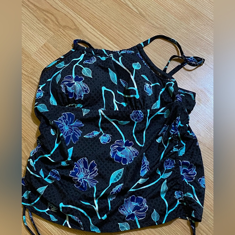 Avenue Tankini Swim Top Women’s